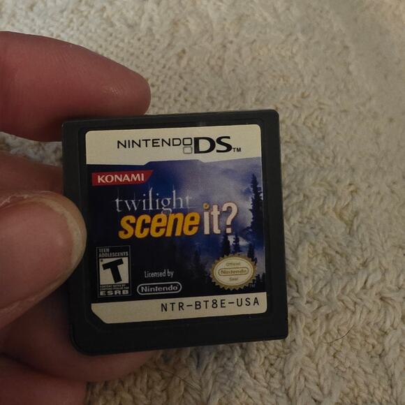 Nintendo DS Scene It? Twilight Tested Vampires - Picture 3 of 3